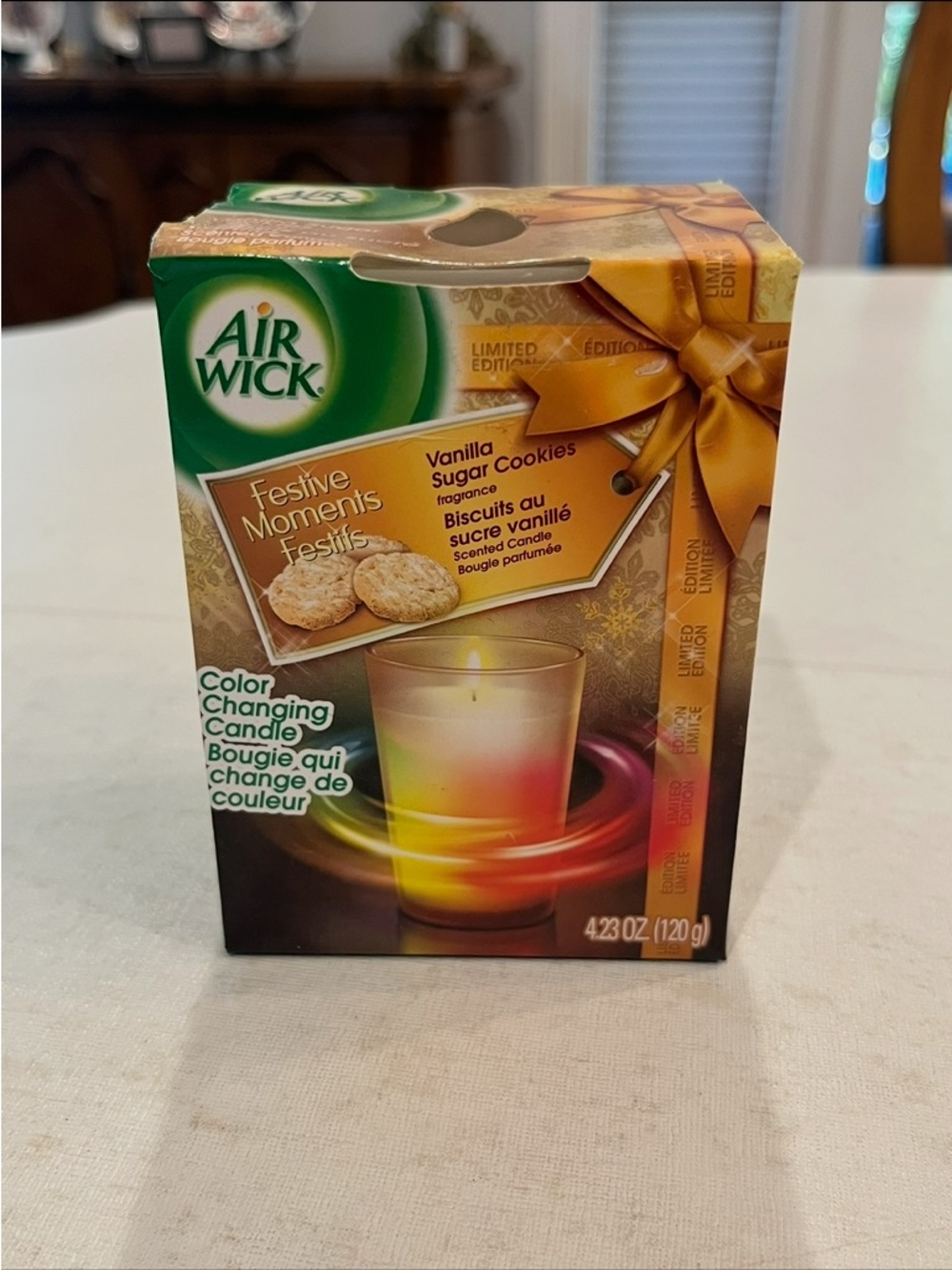 Air Wick Vanilla Sugar Cookies Color-Changing Candle. NEW!